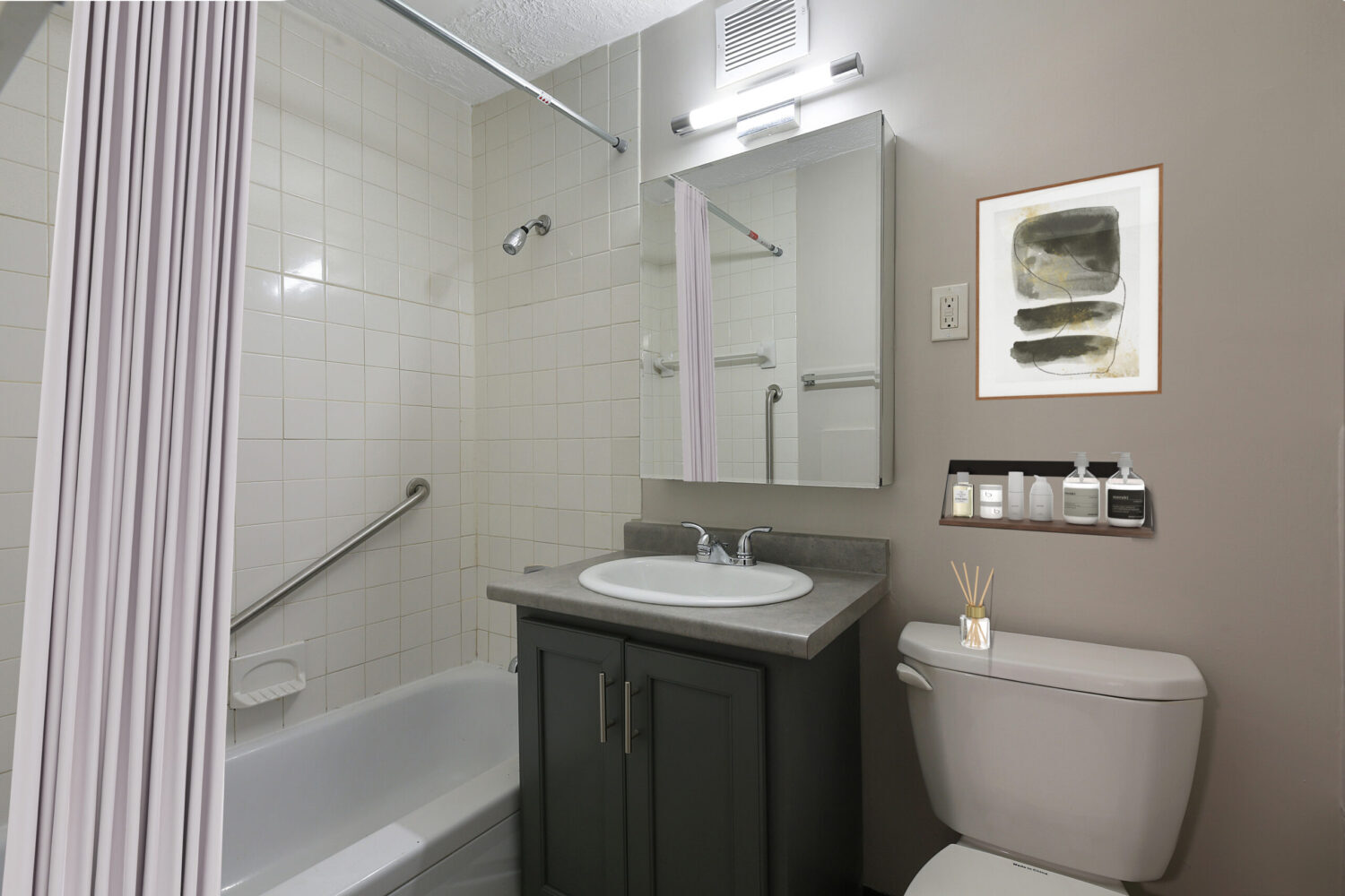 Mayflower Manor Bathroom